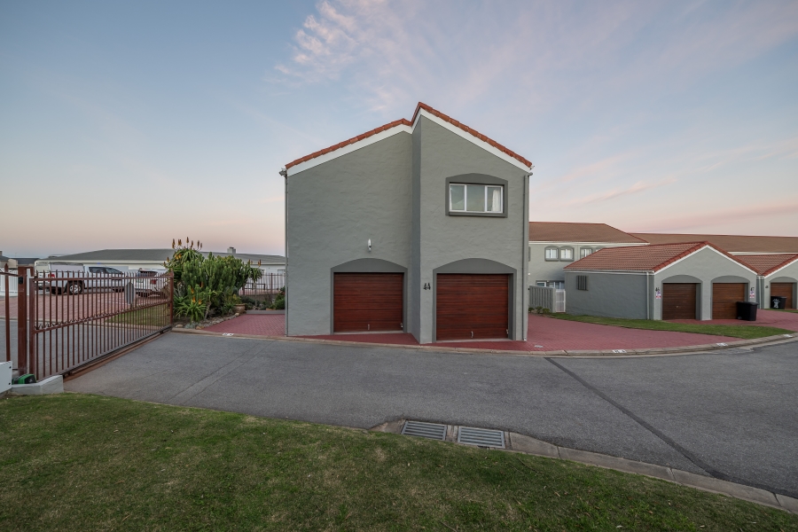 5 Bedroom Property for Sale in Bayview Western Cape